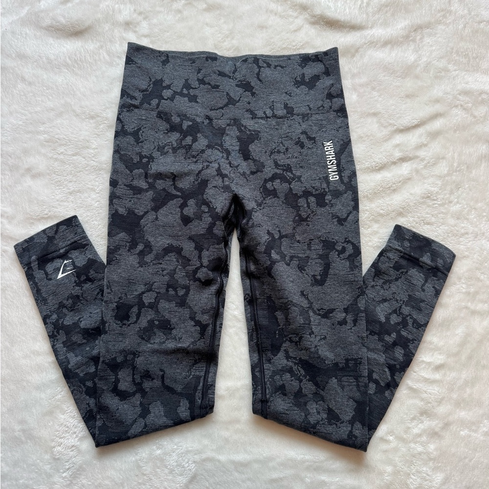 Gymshark Women's Leggings - Black Camo